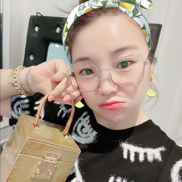 Meet your Posher, Jessie - Picture 3 of 8